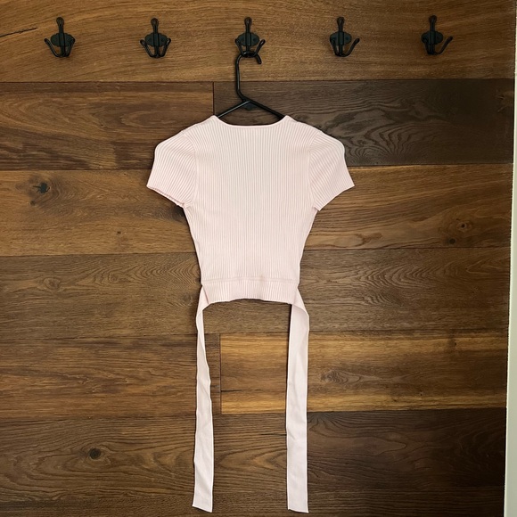 Aritzia all tied up top - Picture 3 of 5